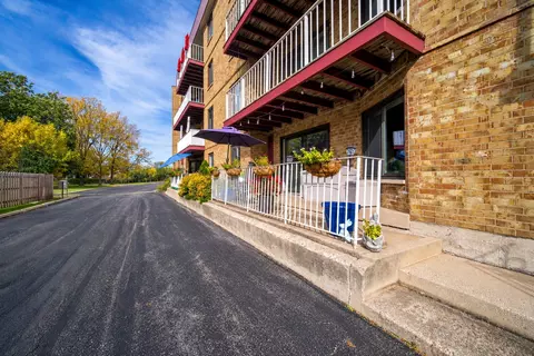Exterior - 5400 Astor Ln #103, Rolling Meadows, IL 60008 photo 8 of 8