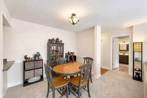 Dining - 5400 Astor Ln #103, Rolling Meadows, IL 60008 photo 2 of 2