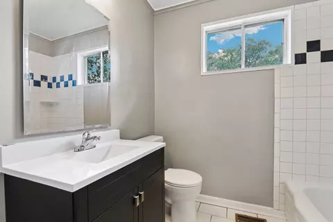 Bath - 16432 Sawyer Ave, Markham, IL 60428 photo 1 of 2