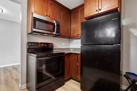 Kitchen - 16432 Sawyer Ave, Markham, IL 60428 photo 3 of 3