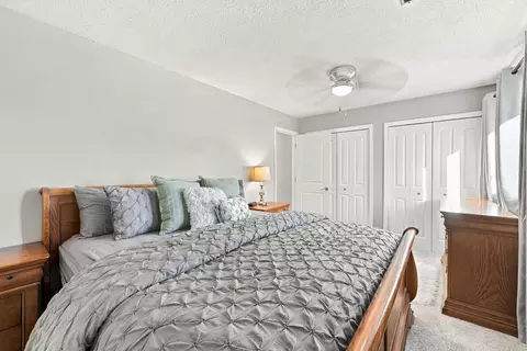 Bedroom - 800 E Iowa St #2A, Eldridge, IA 52748 photo 6 of 6