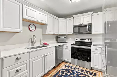 Kitchen - 800 E Iowa St #2A, Eldridge, IA 52748 photo 1 of 3
