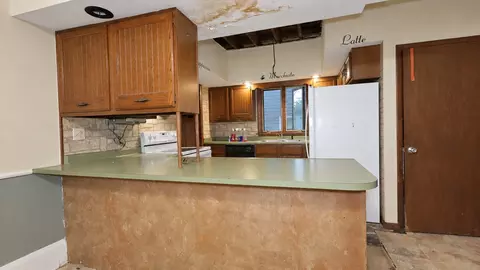 Kitchen - 506 N Genesee St, Morrison, IL 61270 photo 1 of 2