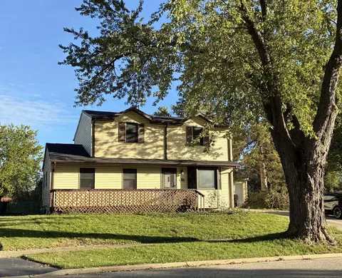 1040 Larkdale Row, Wauconda, IL 60084