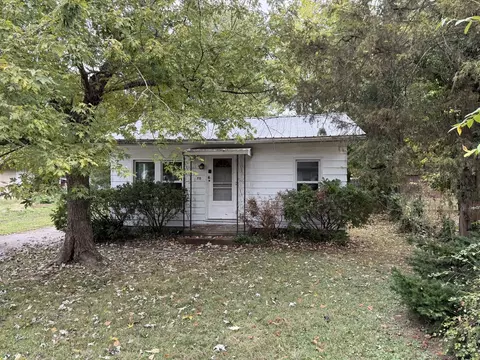 715 N James St, Carbondale, IL 62901