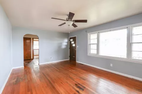 Living - 140 Section Line Rd, Manteno, IL 60950 photo 5 of 6
