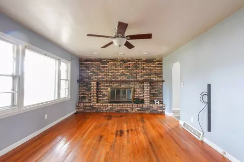 Living - 140 Section Line Rd, Manteno, IL 60950 photo 2 of 6