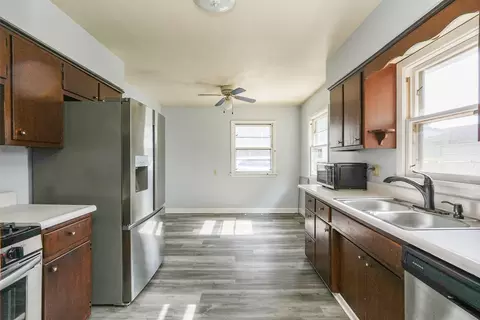 Kitchen - 140 Section Line Rd, Manteno, IL 60950 photo 2 of 4