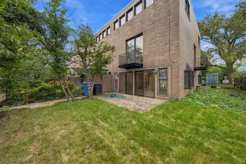 Exterior - 1473 E Park Pl, Chicago, IL 60637 photo 6 of 7