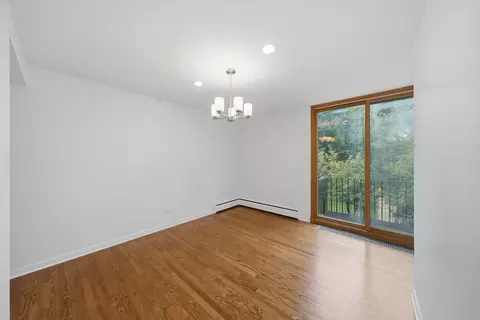 Dining - 1473 E Park Pl, Chicago, IL 60637 photo 3 of 3