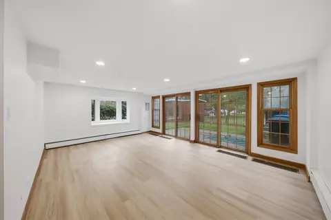 Living - 1473 E Park Pl, Chicago, IL 60637 photo 8 of 9