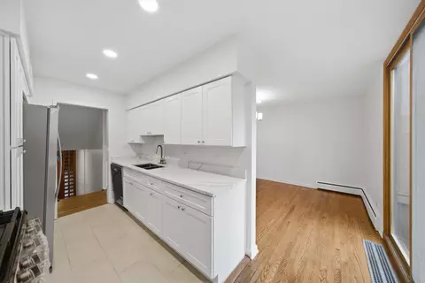 Kitchen - 1473 E Park Pl, Chicago, IL 60637 photo 1 of 4