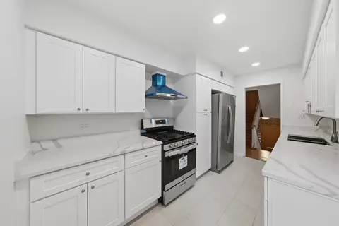 Kitchen - 1473 E Park Pl, Chicago, IL 60637 photo 3 of 4