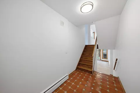 Entry Way - 1473 E Park Pl, Chicago, IL 60637 photo 1 of 2