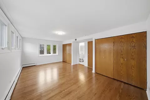 Bedroom - 1473 E Park Pl, Chicago, IL 60637 photo 1 of 6