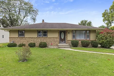 3711 Florida Dr, Rockford, IL 61108