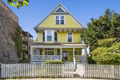6742 N Glenwood Ave, Chicago, IL 60626