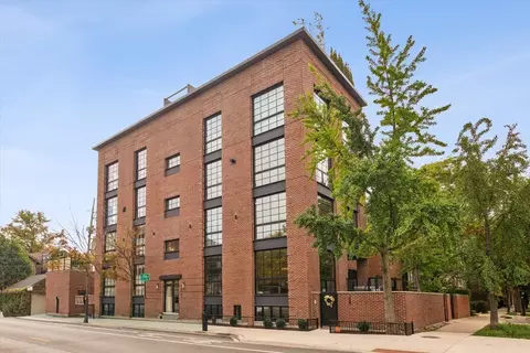 559 W Armitage Ave, Chicago, IL 60614