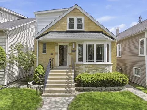 4903 N Moody Ave, Chicago, IL 60630