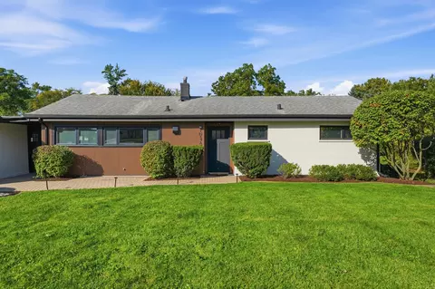 1 N570 Forest Ave, Glen Ellyn, IL 60137