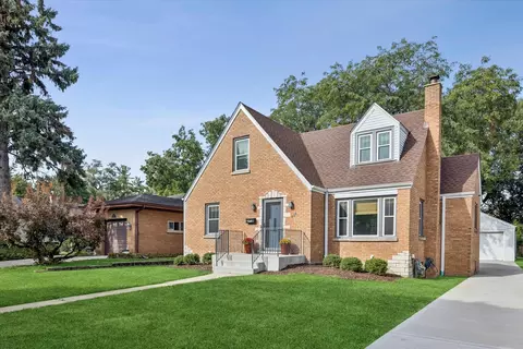 422 S Harvard Ave, Villa Park, IL 60181