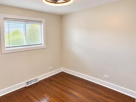 Bedroom - 16549 Winchester Ave, Markham, IL 60428 photo 3 of 8