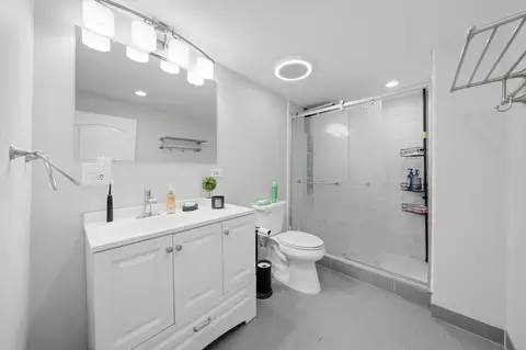 Bath - Undisclosed, Chicago, IL 60629 photo 2 of 2