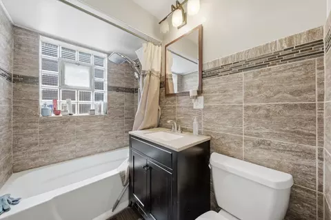 Bath - Undisclosed, Chicago, IL 60629 photo 1 of 2