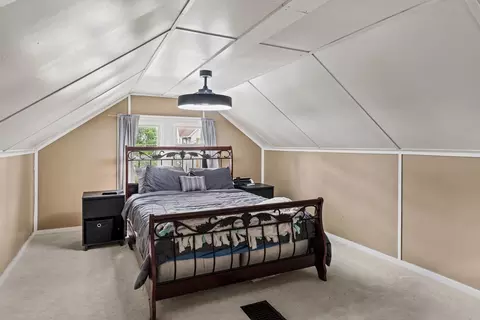 Bedroom - 1718 13th Ave, Moline, IL 61265 photo 3 of 4