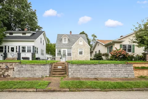 Exterior - 2421 14th Ave, Moline, IL 61265 photo 2 of 4