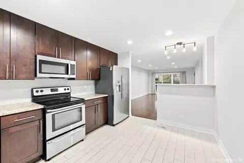 Kitchen - 400 E Kensington Rd #B, Mount Prospect, IL 60056 photo 1 of 3