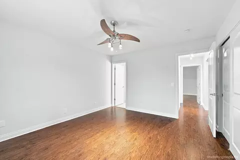 Bedroom - 400 E Kensington Rd #B, Mount Prospect, IL 60056 photo 3 of 8