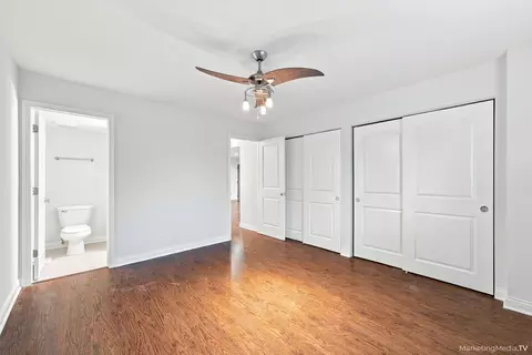 Bedroom - 400 E Kensington Rd #B, Mount Prospect, IL 60056 photo 1 of 8
