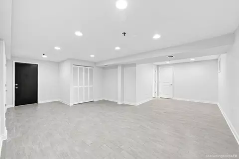 Living - 400 E Kensington Rd #B, Mount Prospect, IL 60056 photo 6 of 6