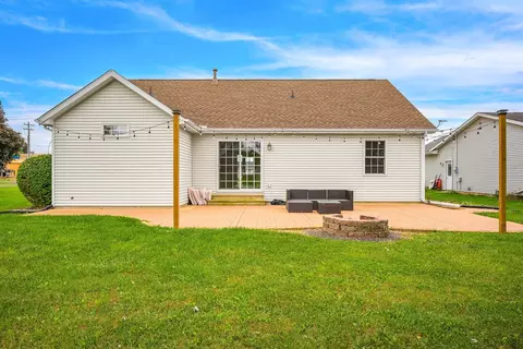 Exterior - 397 E Clay St, El Paso, IL 61738 photo 5 of 6