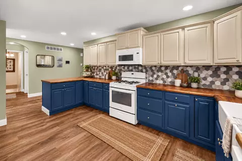 Kitchen - 397 E Clay St, El Paso, IL 61738 photo 1 of 4