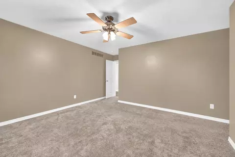 Bedroom - 397 E Clay St, El Paso, IL 61738 photo 3 of 7