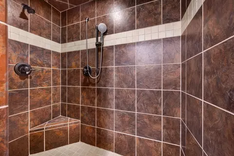 Bath - 397 E Clay St, El Paso, IL 61738 photo 6 of 6