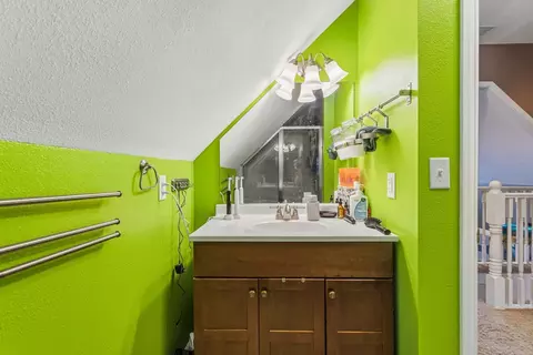 Bath - 108 E Van Buren St, Philo, IL 61864 photo 4 of 4
