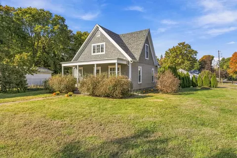 Exterior - 108 E Van Buren St, Philo, IL 61864 photo 2 of 9