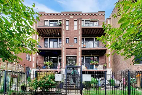4908 N Winthrop Ave #2S, Chicago, IL 60640