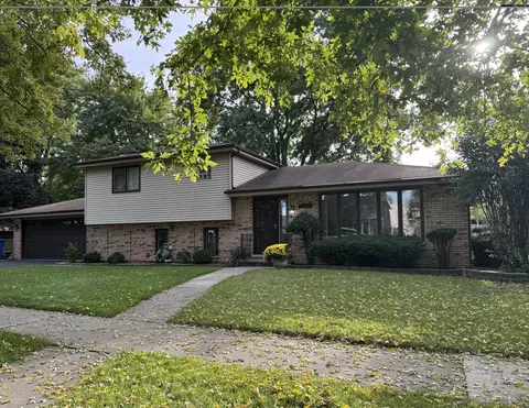 13004 S Blossom Dr, Alsip, IL 60803