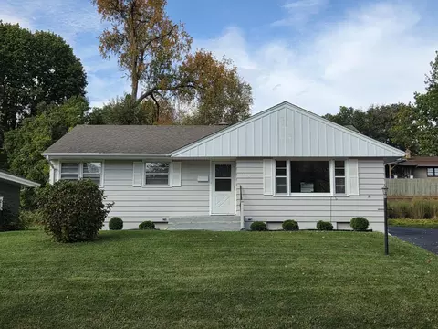 204 Warren Ave, Rockford, IL 61107