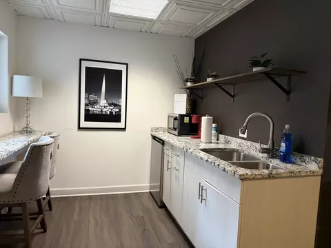 Kitchen - 253 E Delaware Pl #8A, Chicago, IL 60611 photo 3 of 3
