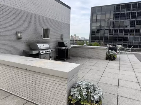 Exterior - 253 E Delaware Pl #8A, Chicago, IL 60611 photo 1 of 1