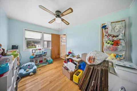 Bedroom - 1372 S 6th Ave, Des Plaines, IL 60018 photo 3 of 3