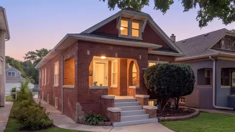 920 Wisconsin Ave, Oak Park, IL 60304