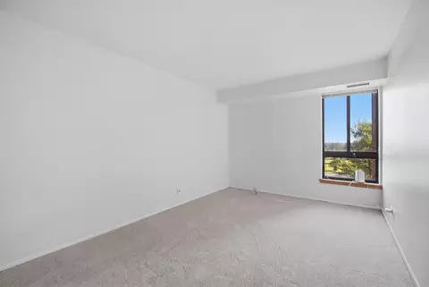 Bedroom - Undisclosed, Glenview, IL 60025 photo 1 of 4