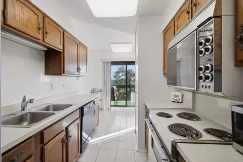 Kitchen - Undisclosed, Glenview, IL 60025 photo 3 of 4