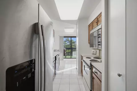 Kitchen - Undisclosed, Glenview, IL 60025 photo 4 of 4
